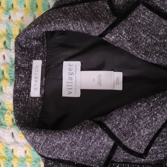 Women's Black Blazer Jacket - Picture 4 of 10